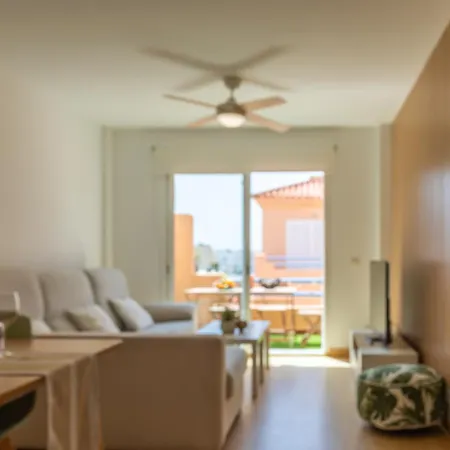Apartment 1st Line Beach, Pool, Terrace & Fibre Wifi