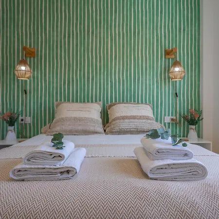1st Line Beach, Pool, Terrace & Fibre Wifi * Tarifa