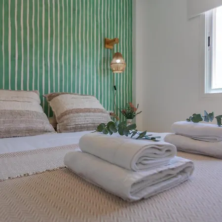1st Line Beach, Pool, Terrace & Fibre Wifi * Tarifa