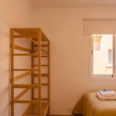 Apartment 1st Line Beach, Pool, Terrace & Fibre Wifi